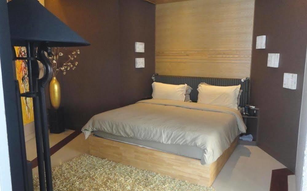 Pasadena Lodge Pattaya Eksteriør billede